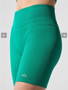 ALO Yoga 5" Seamless Ribbed Favorite Short XS